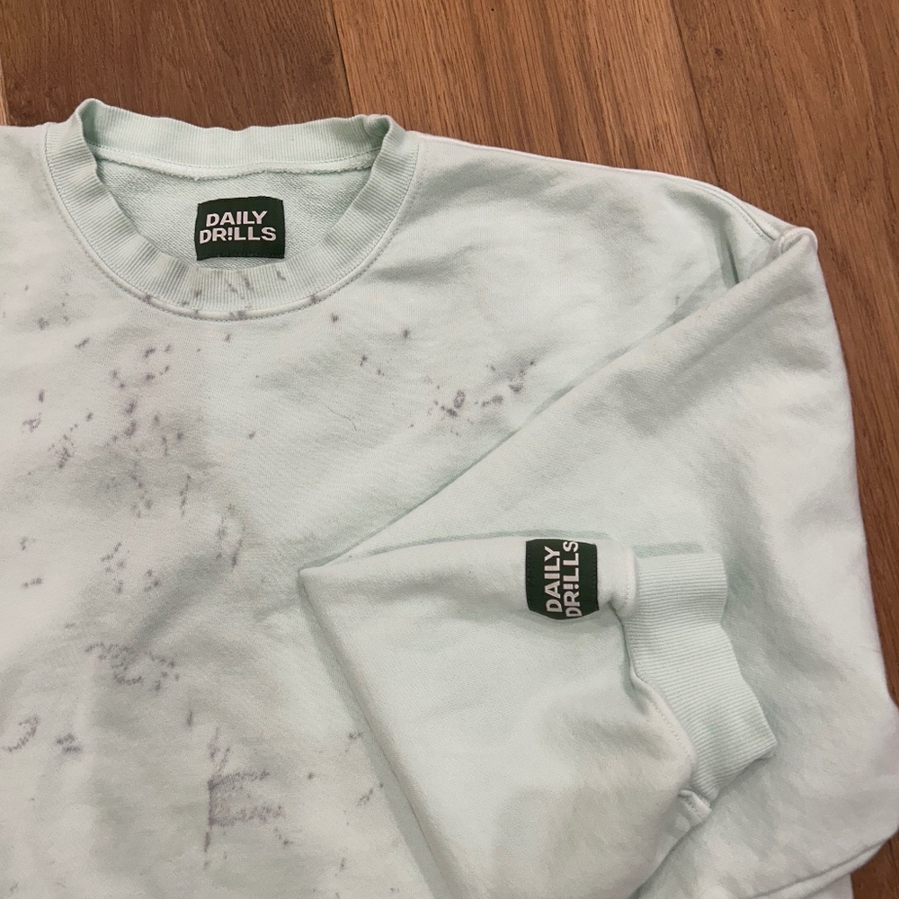 Daily drills crewneck